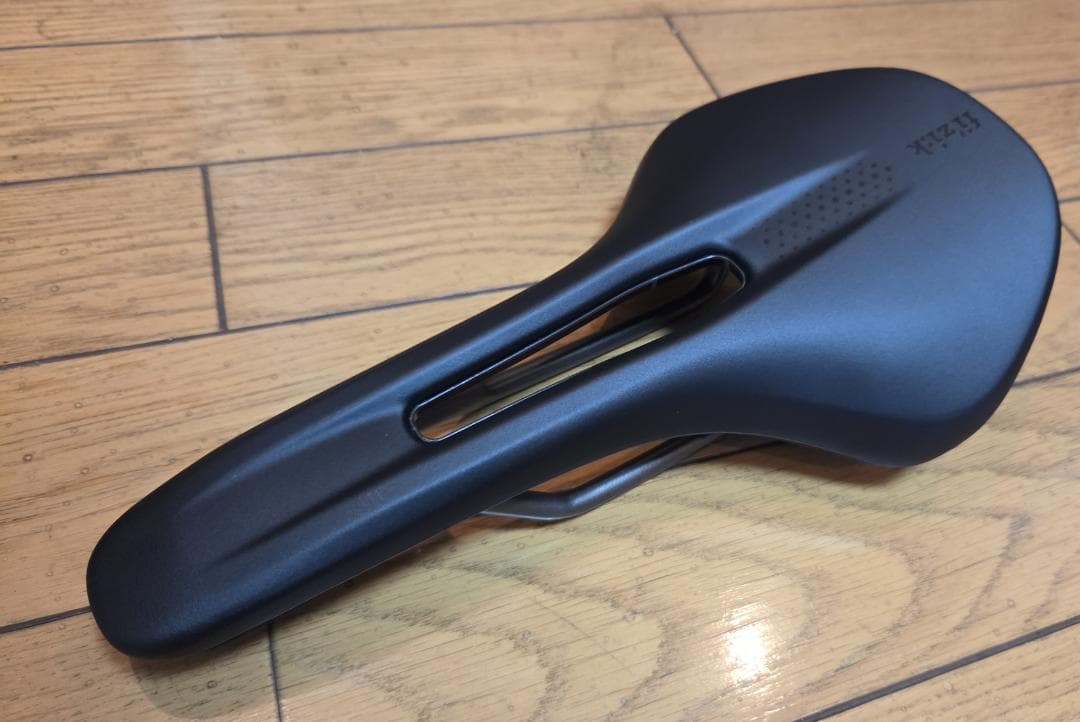 新品 Fizik VENTO 　（フィジーク）