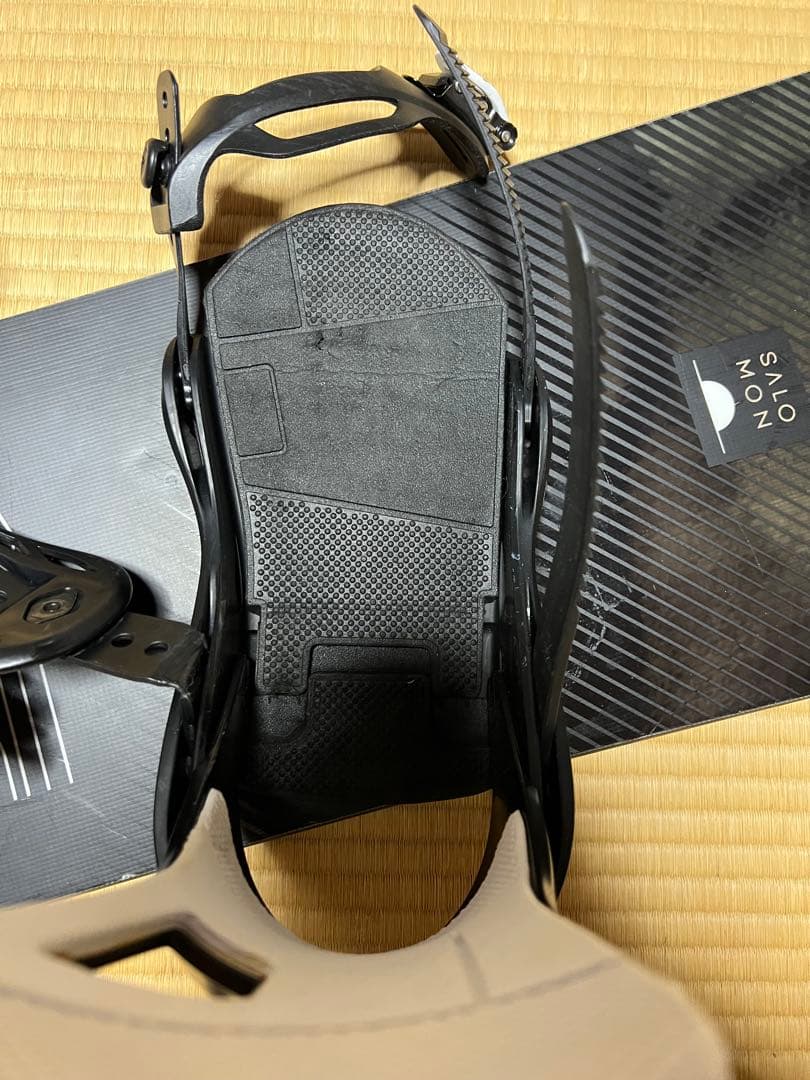 SALOMON スノーボード 149センチ　Mサイズバインディング付き