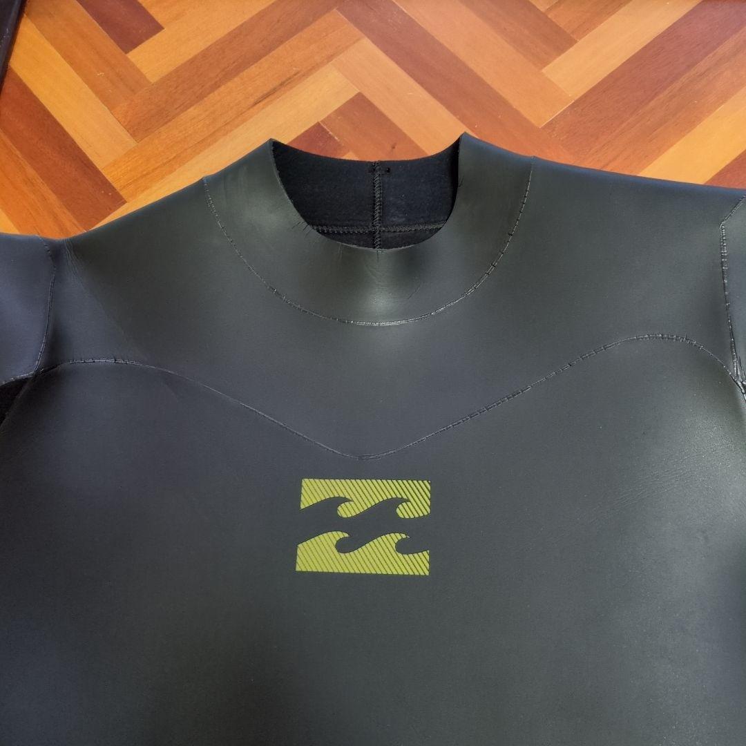 Billabong ブラック タッパー 背面ジッパー