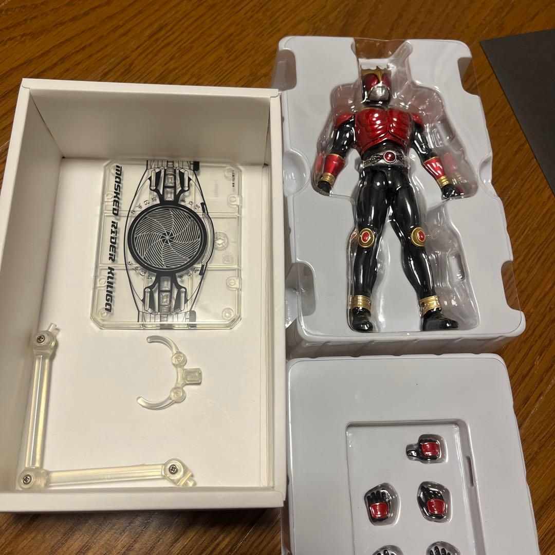 S.H.Figuarts真骨彫仮面ライダークウガ　台座おまけ付き