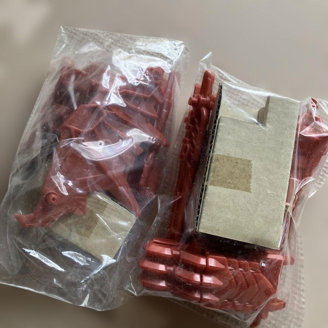★33 新幹線変形ロボ　シンカリオン 紅武器セット　非売品