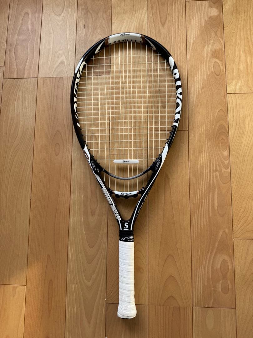 スリクソン　Srixon Revo CS 10.0 テニスラケット グリップ2