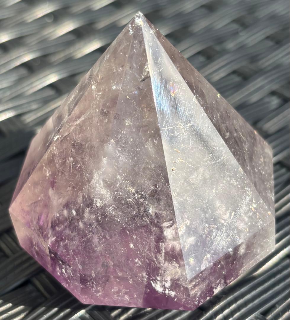 【天然石】希少　虹入り　ファントムアメシスト　ダイヤカット