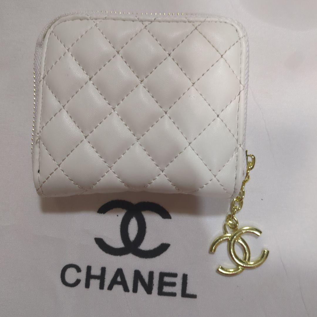 CHANEL ホワイト 二つ折り財布