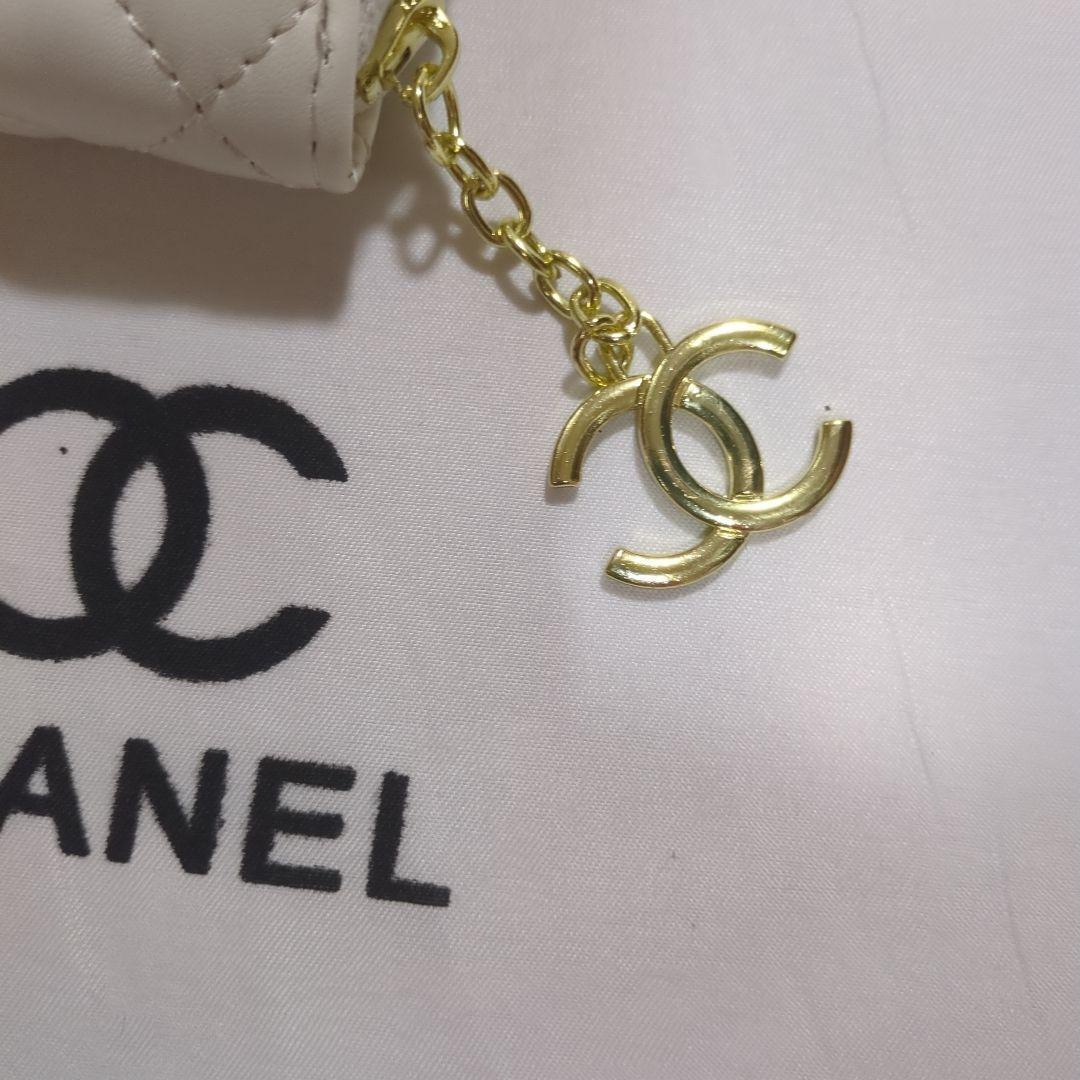CHANEL ホワイト 二つ折り財布