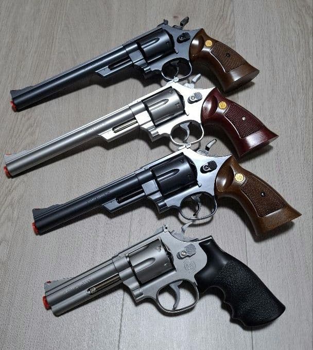 極美品　クラウンモデル　エアーリボルバー　4丁セット　ASGK適合、承認済