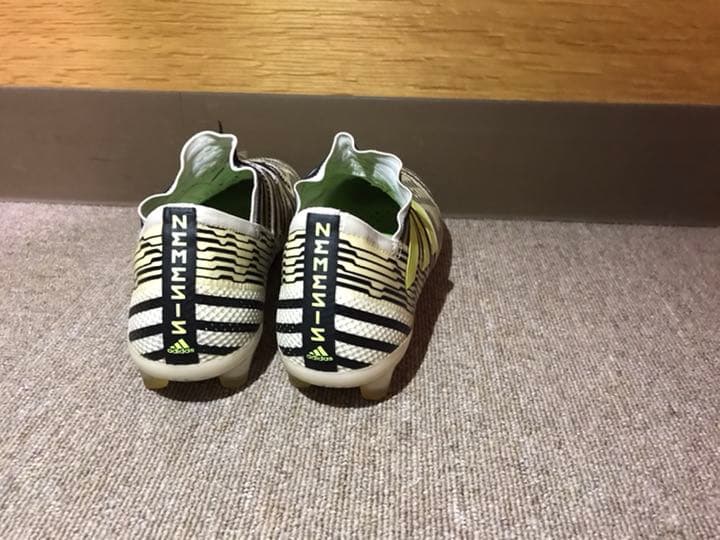 adidas ネメシス