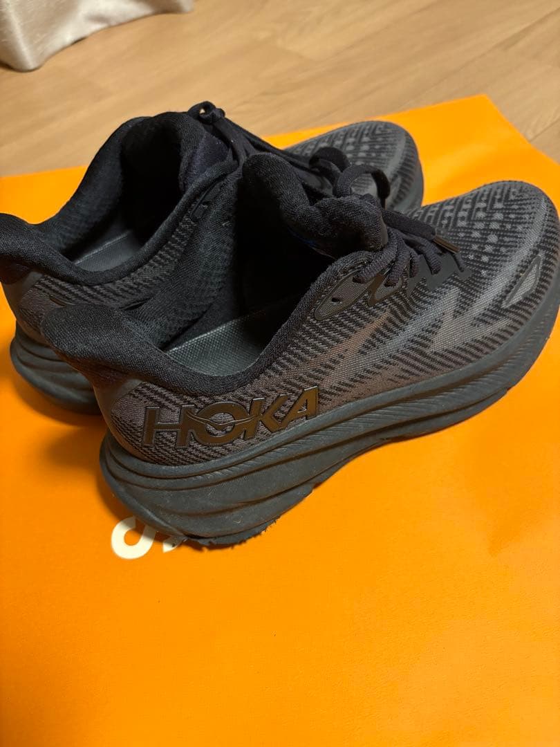 HOKA CLIFTON 9 ブラック 24cm