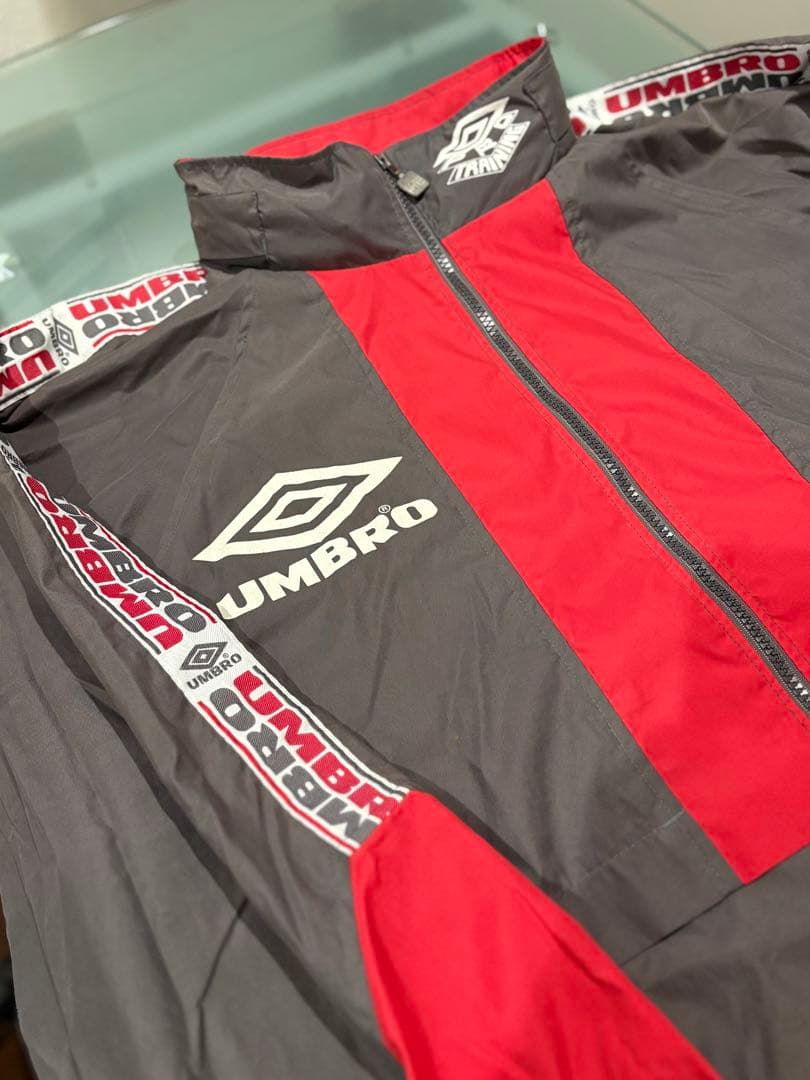 UMBRO PRO TRAINING ナイロンパーカー セットアップ　XLサイズ