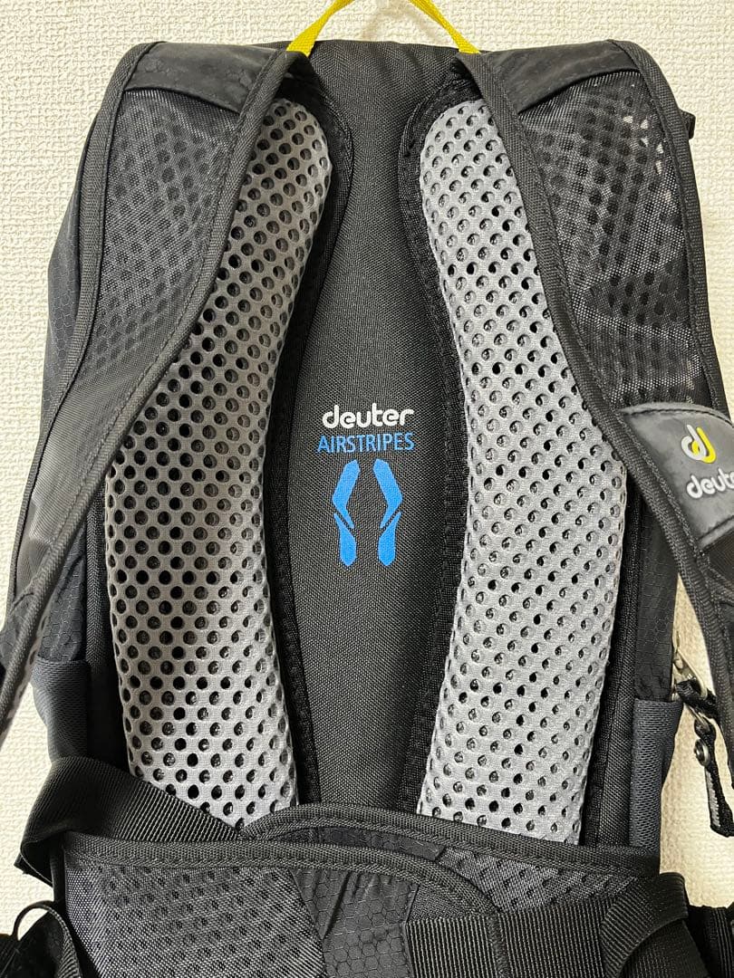 DEUTER ( ドイター ) バックパック レース8 ブラック