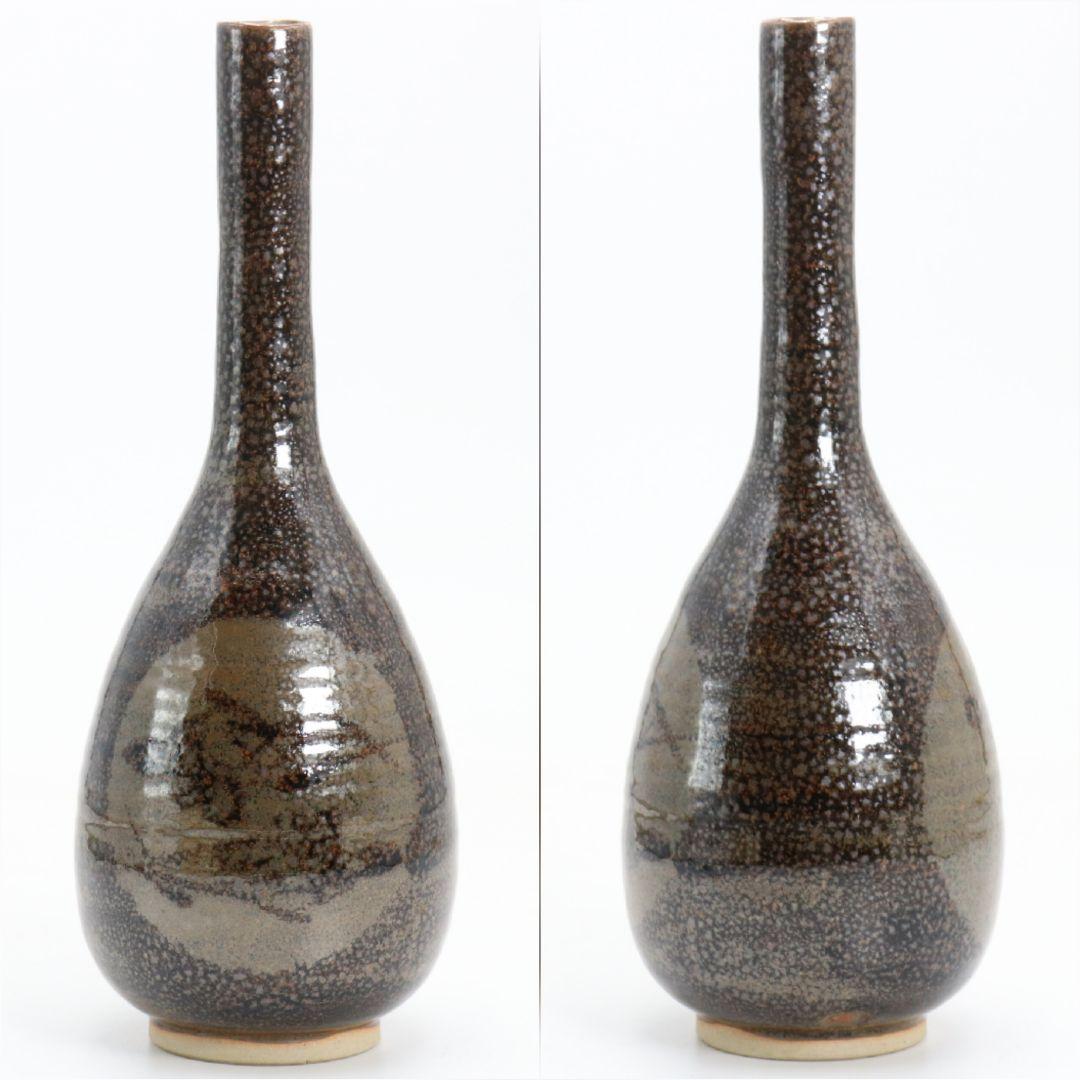 十代 大樋長左衛門(年朗)作 天目釉 魚文花入 花瓶 花器　AB844　DD