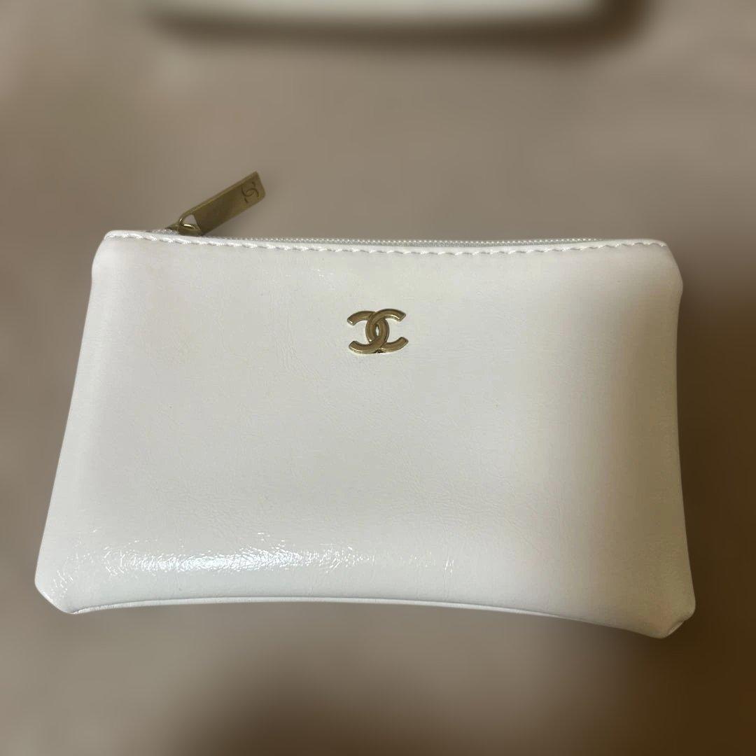 CHANEL パール付きミニ ショルダーバッグ ノベルティ
