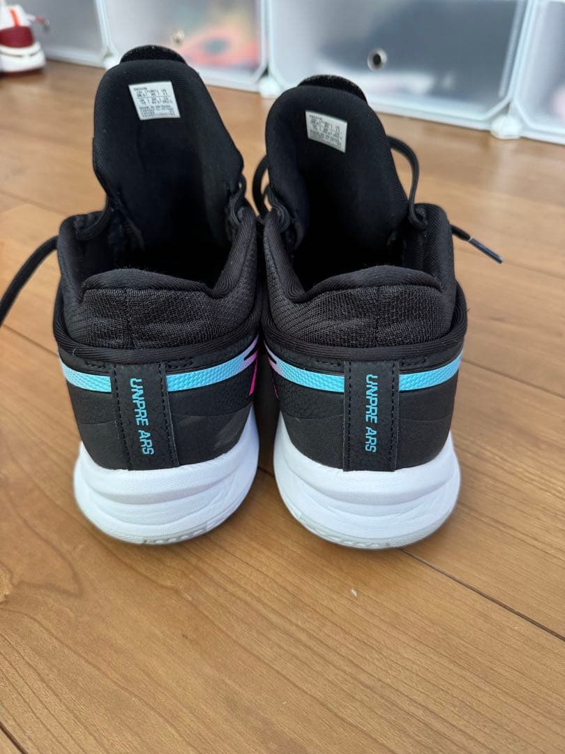 シューズ(男性用) ASICS UNPRE ARS LOW