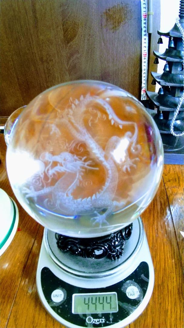 超綺麗&超豪華.巨大.龍入り水晶玉の置物.直径15センチ位..最高級台座付きます