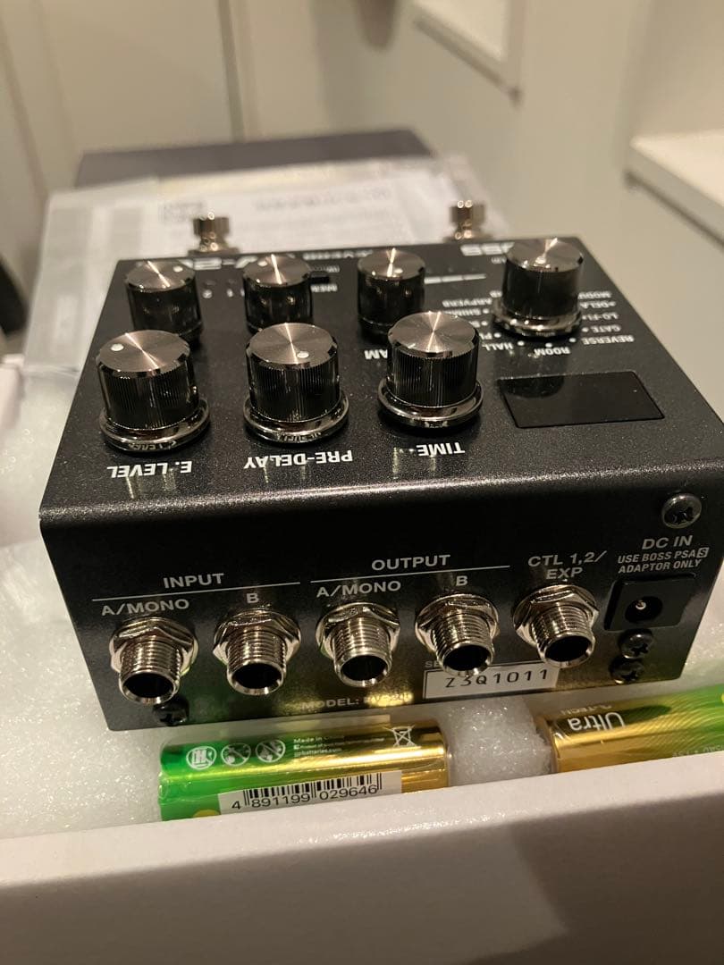 えて公BOSS RV-200 リバーブ　エフェクター