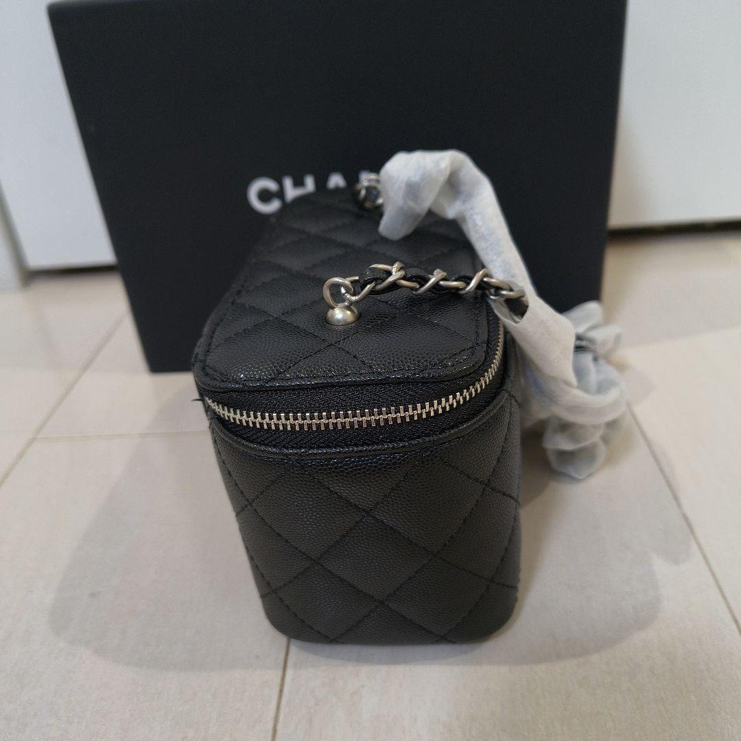 CHANEL バニティ形ブラック キルティングポーチ
