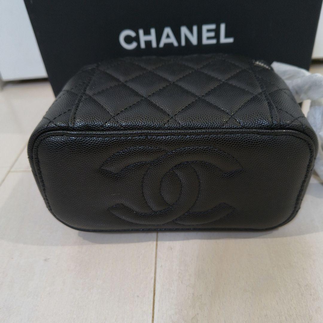 CHANEL バニティ形ブラック キルティングポーチ