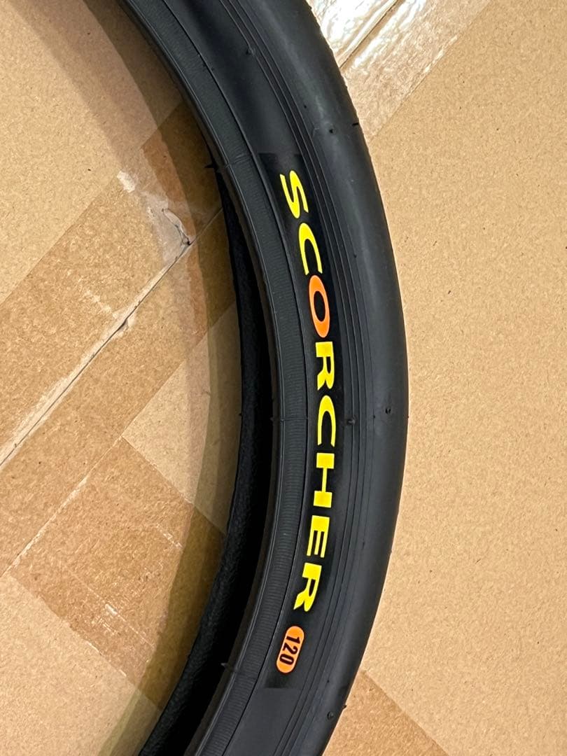 廃盤品　brompton極太タイヤScorcher 16 x 1 1/2