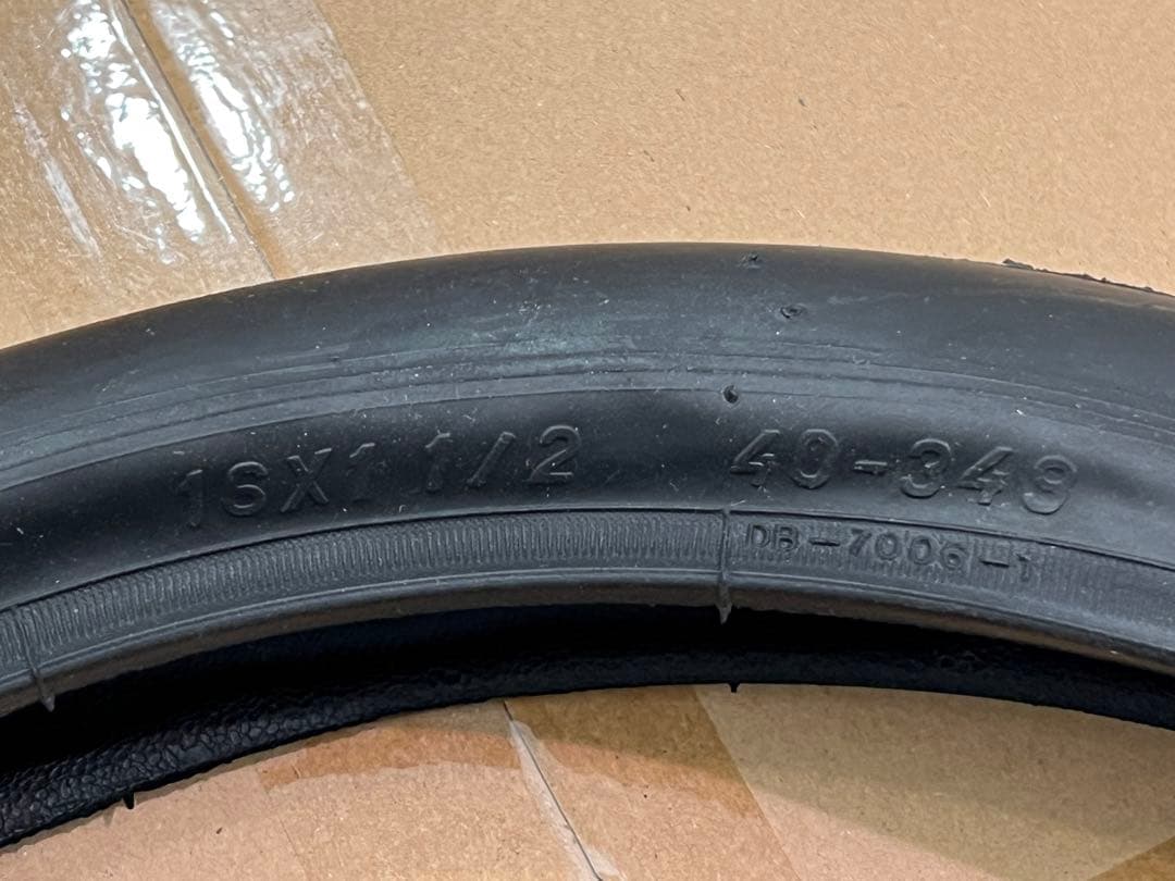 廃盤品　brompton極太タイヤScorcher 16 x 1 1/2