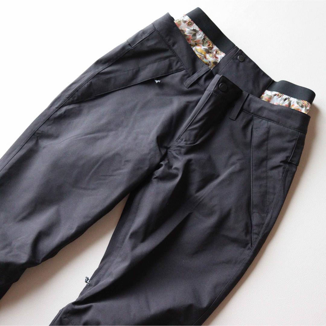 5435【極美品】バートン　パンツ スノボウェア レディース 裏地花柄 中綿入り