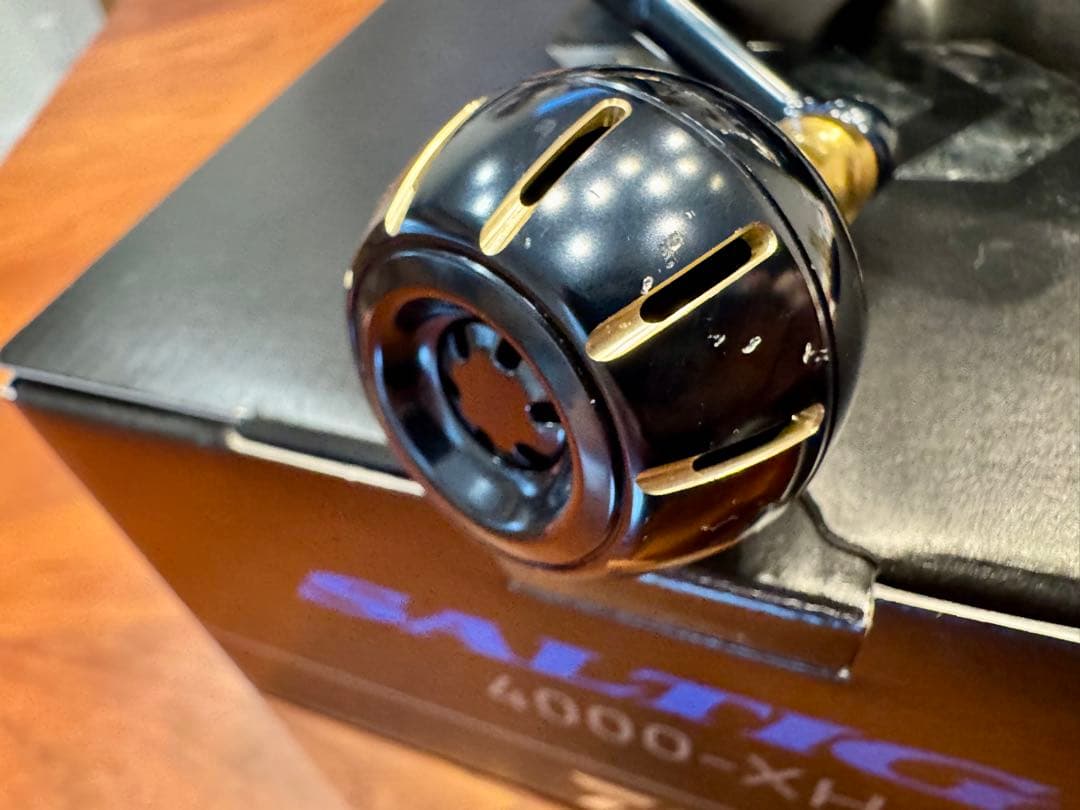 SALTIGA 4000-XH スピニングリール