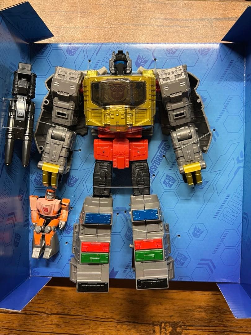 新品 グリムロック トランスフォーマー　スタジオシリーズ