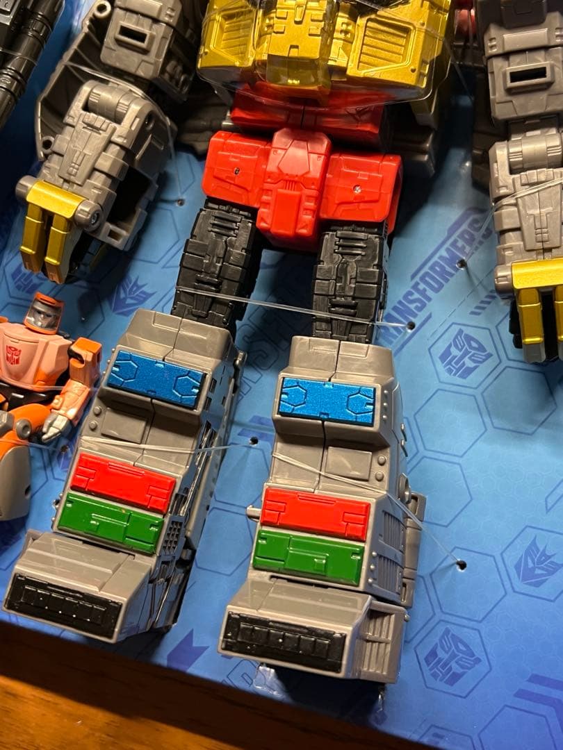新品 グリムロック トランスフォーマー　スタジオシリーズ
