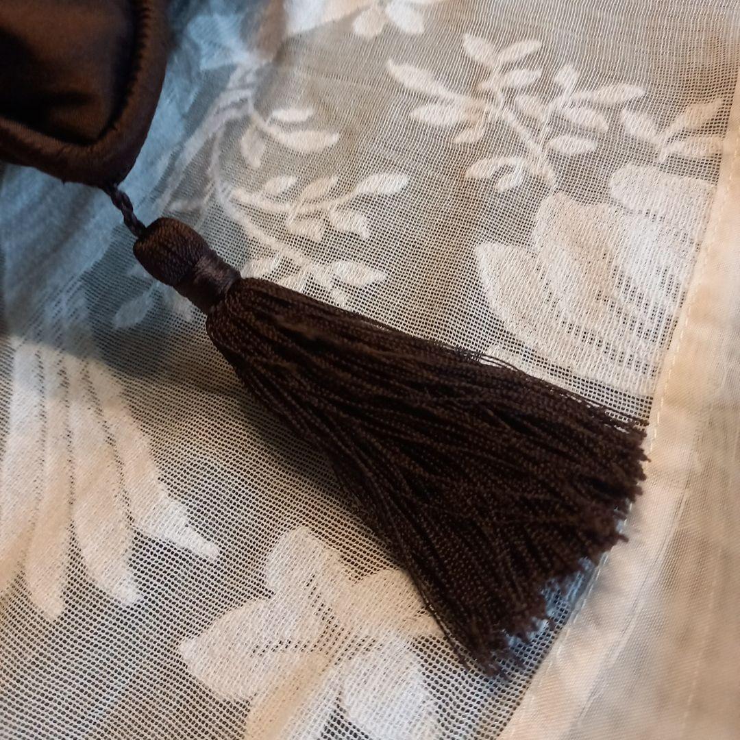 LAURA ASHLEYシルククッション