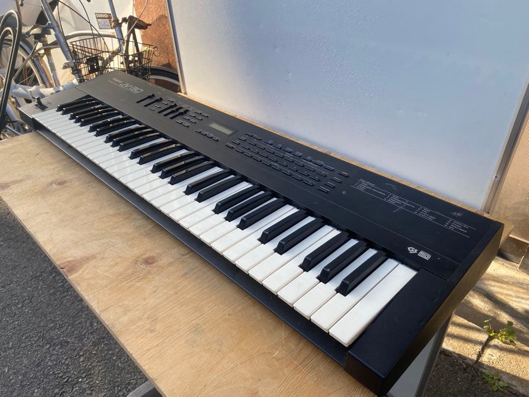 Roland JV-30 シンセサイザー　ジャンク品　中古品