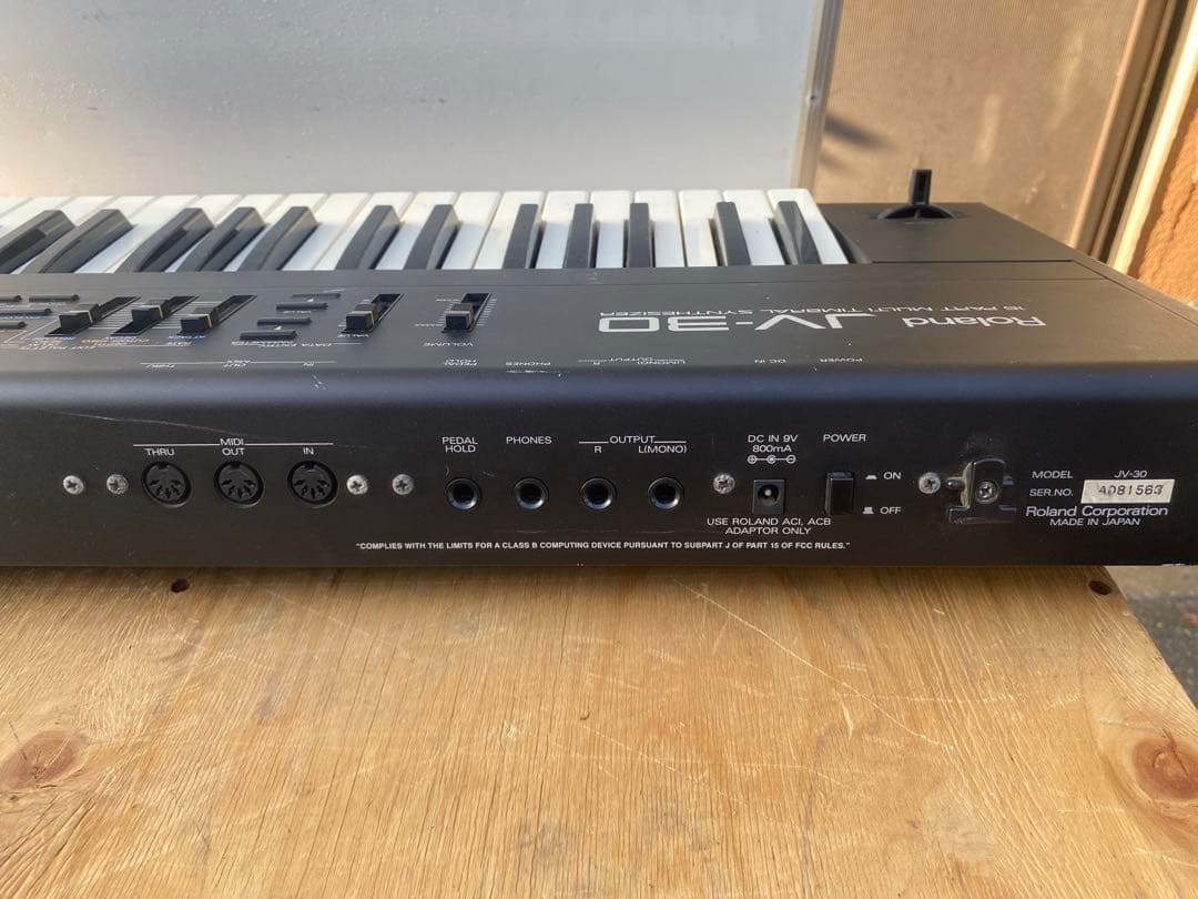 Roland JV-30 シンセサイザー　ジャンク品　中古品