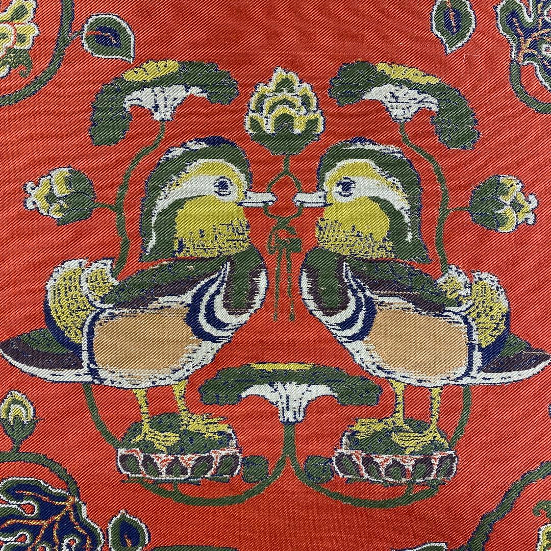 美品 掛け軸 赤地鴛鴦唐草文錦 龍村平蔵 美術織物 縁起物
