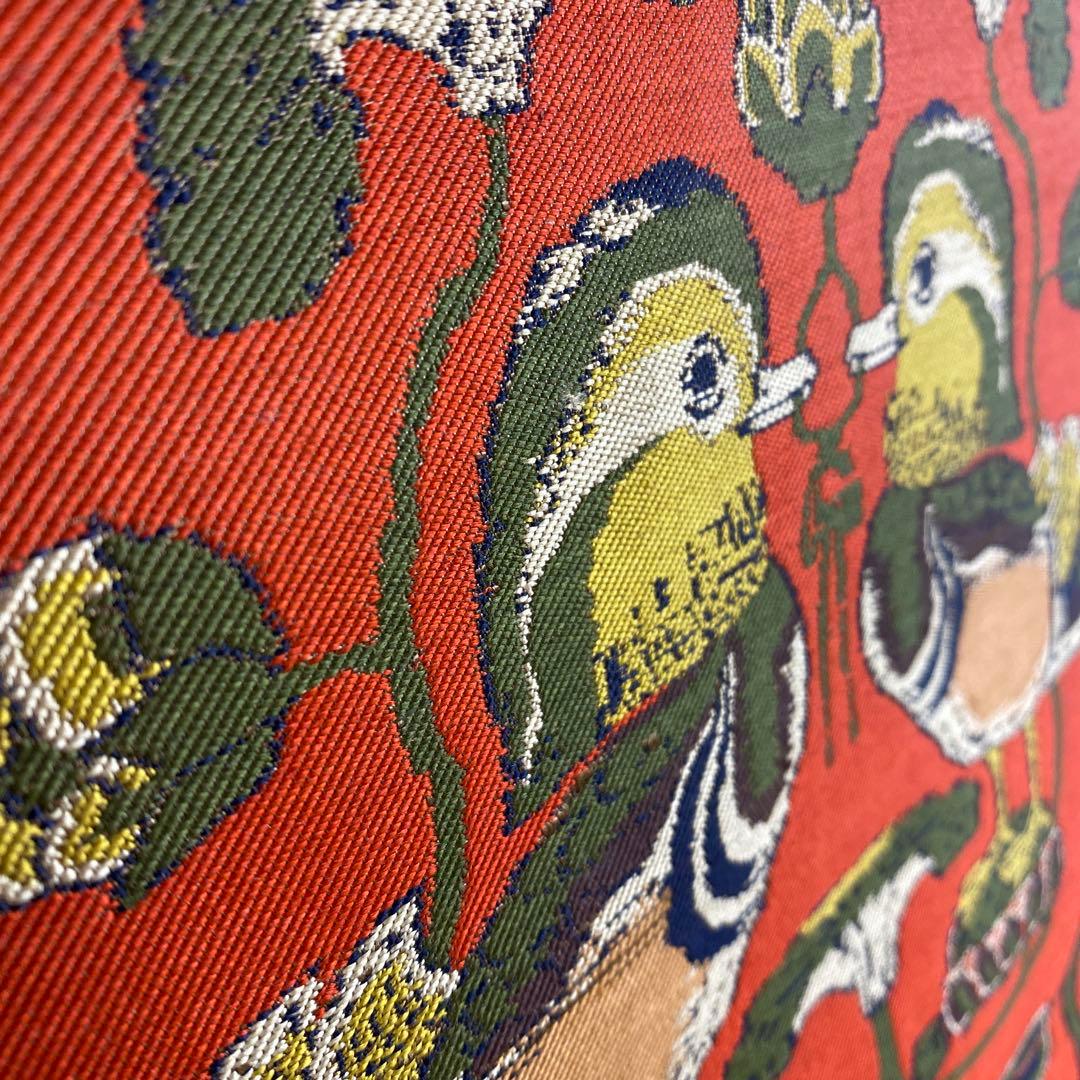 美品 掛け軸 赤地鴛鴦唐草文錦 龍村平蔵 美術織物 縁起物