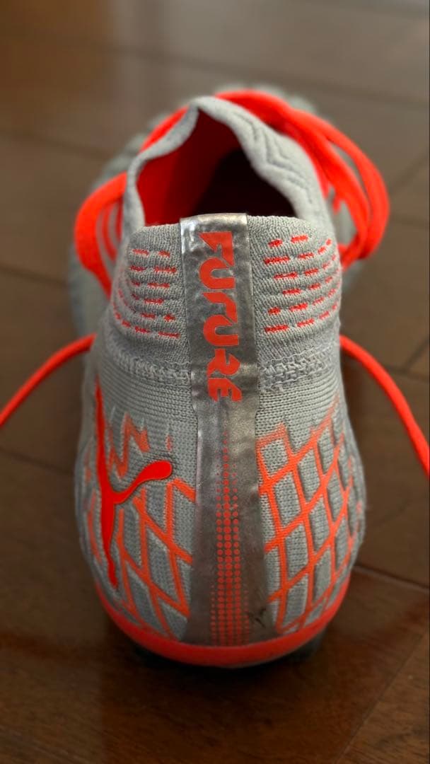 PUMA NETFIT サッカーシューズ シルバー/オレンジ