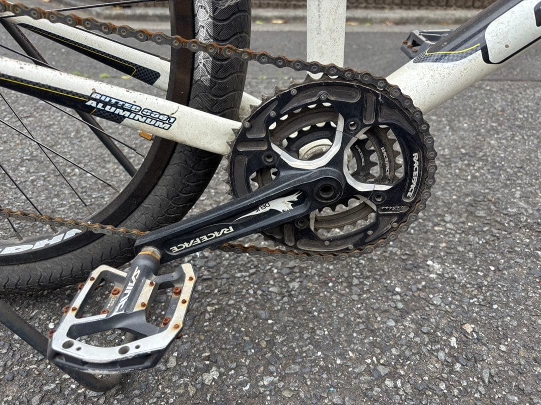 GT Avalanche 2.0マウンテンバイク 26インチ