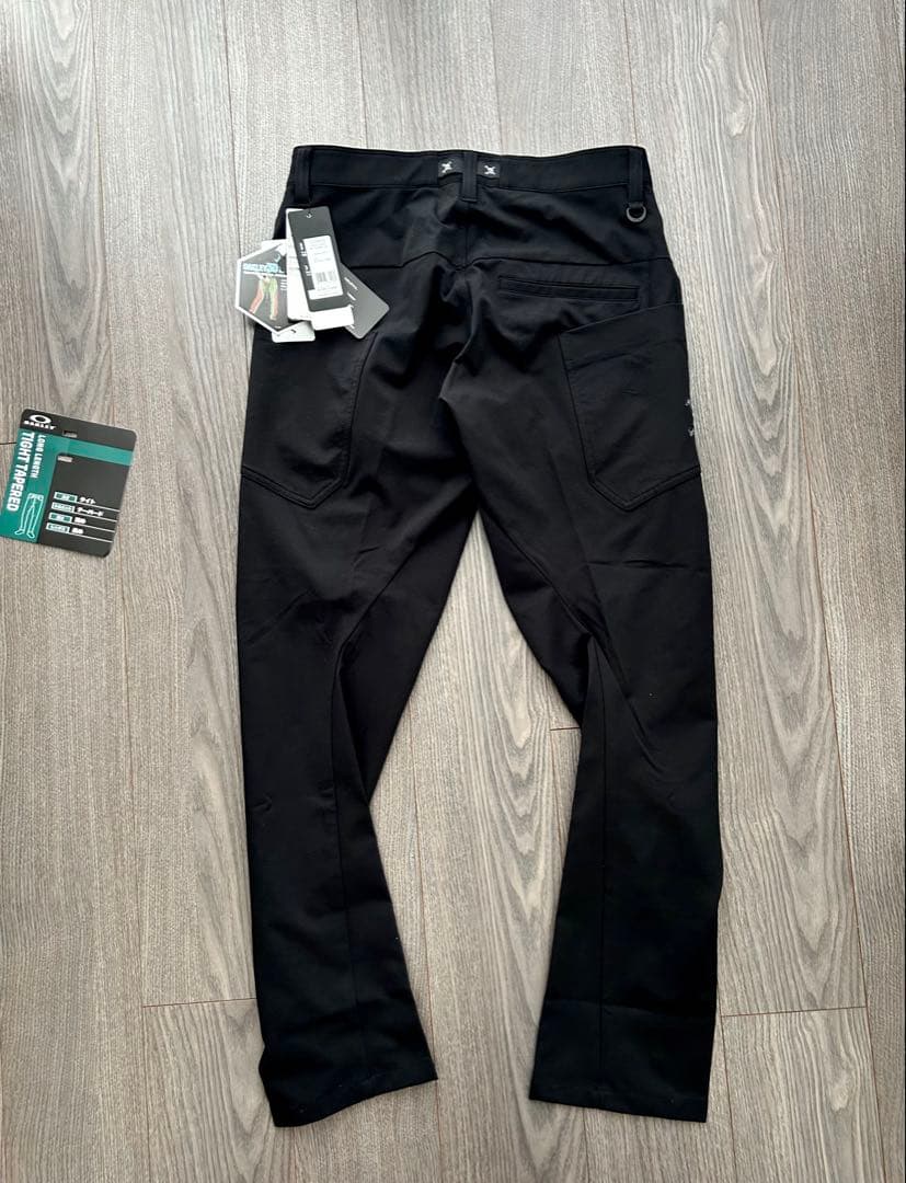 新品 OAKLEY オークリー 立体裁断4WAYストレッチUPF50 速乾 31