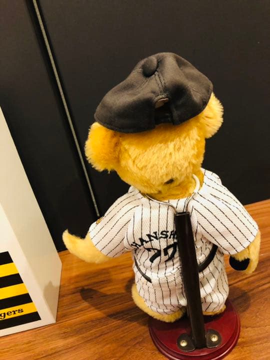限定！阪神タイガース優勝記念ベア　シリアルナンバー、スタンド、新聞付き！