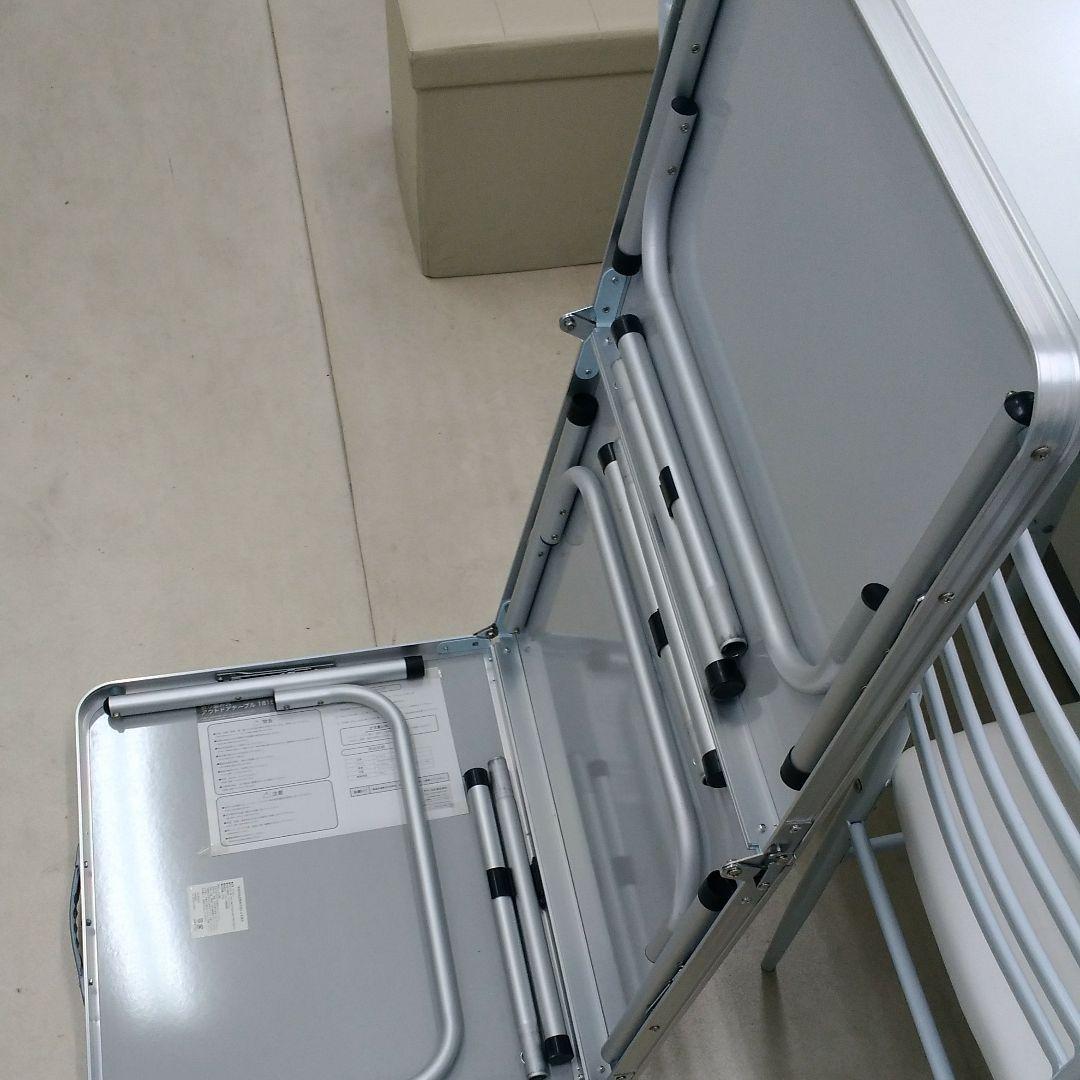 アウトドアテーブル　折り畳み式