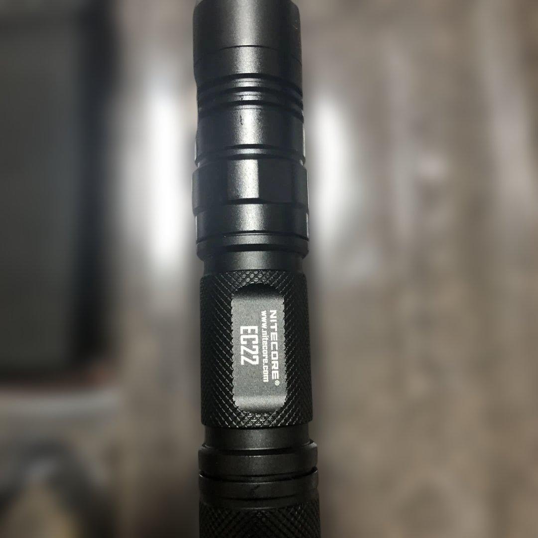 【新品未使用】NITECORE EC22 ハンディライト1000ルーメン