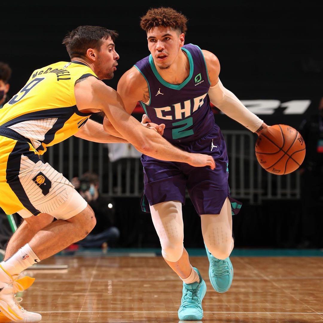 ラメロボール(lamelo ball)バッシュ