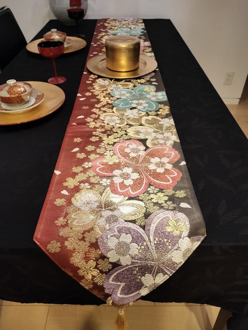 A958★逸品‼️豪華刺繍‼️ひな祭り‼️テーブルランナー2m2cm