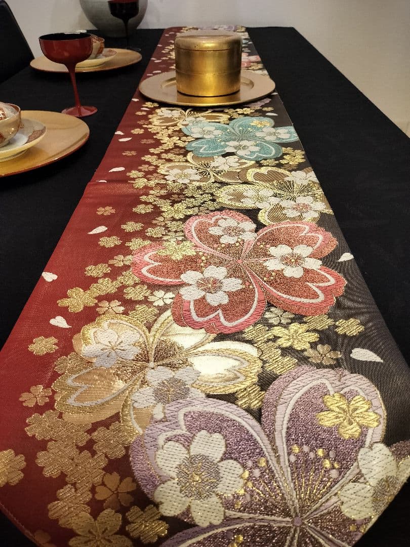 A958★逸品‼️豪華刺繍‼️ひな祭り‼️テーブルランナー2m2cm