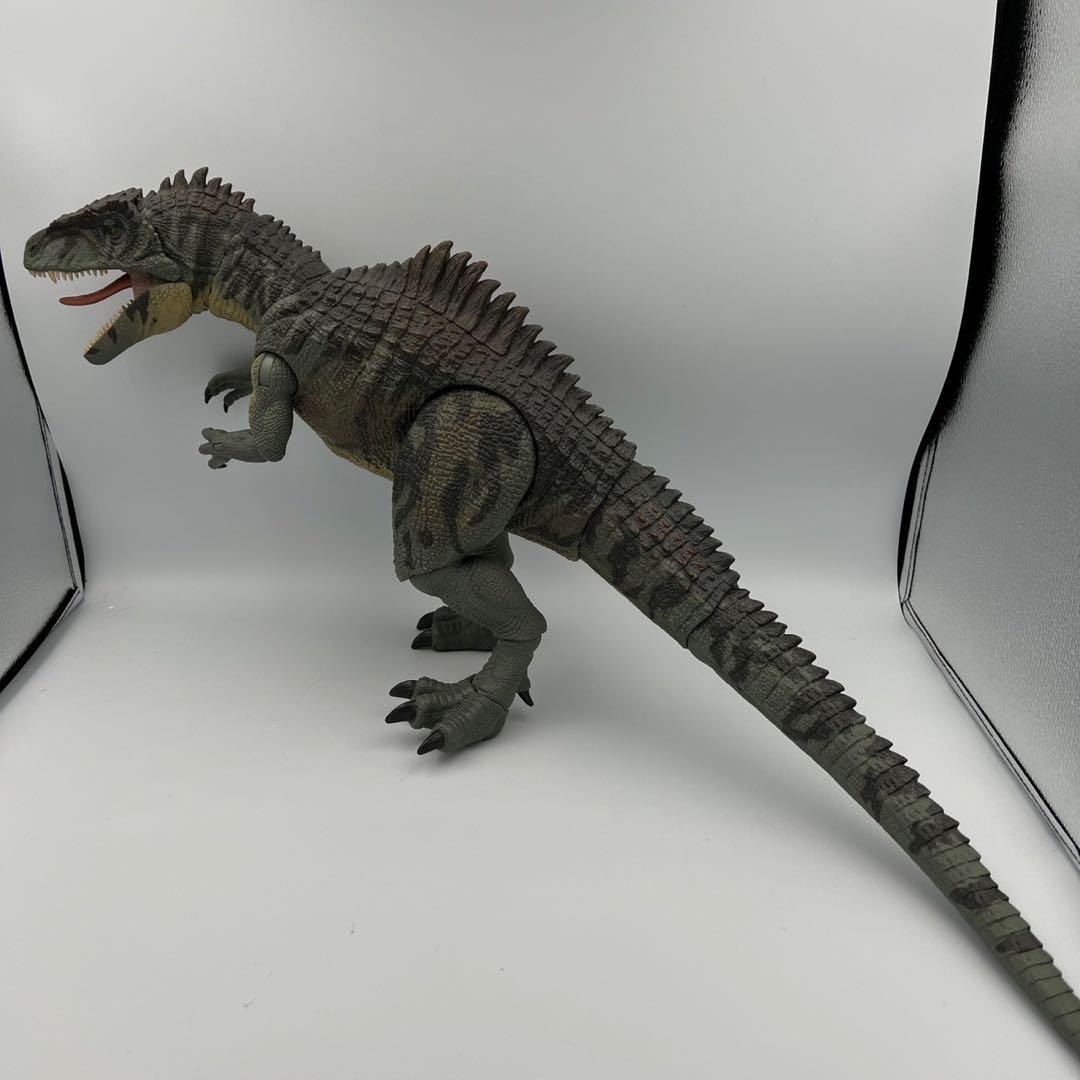 ジュラシックパーク　ワールド　フィギュア　恐竜　化石　ギガノトサウルス