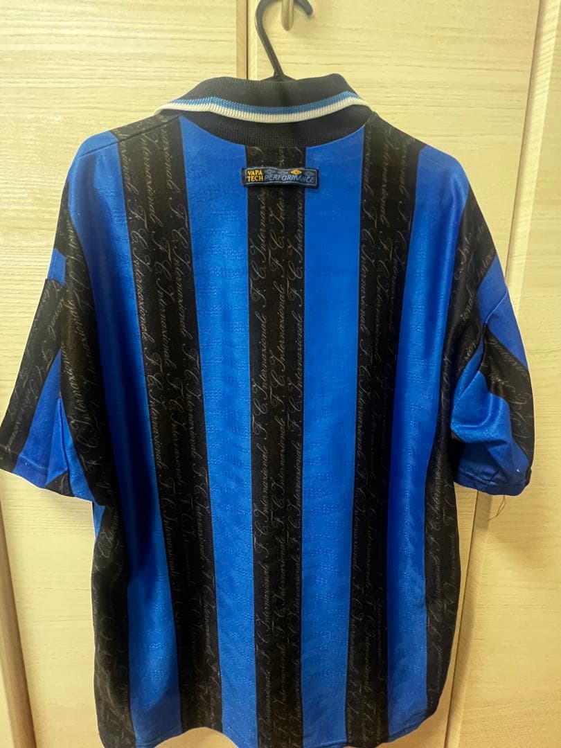 希少品 インテル・ミラノ UMBRO シャツ 青・黒