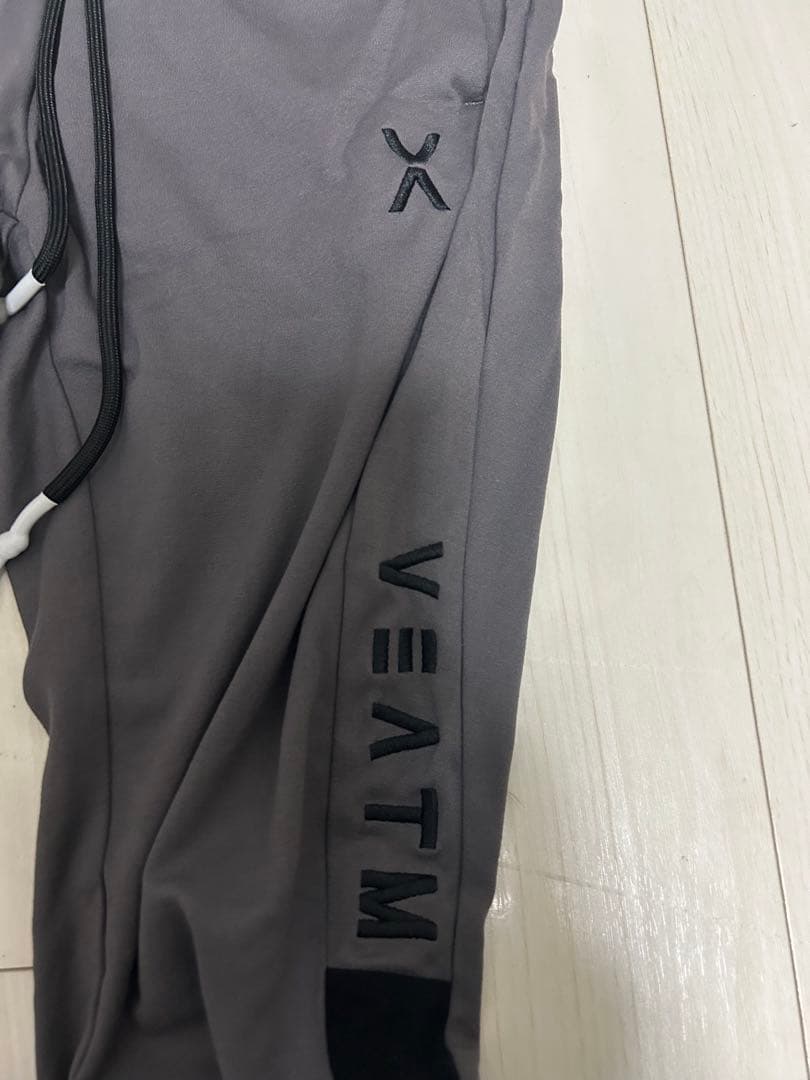 veatm トレーニングパンツ　グレー　Sサイズ