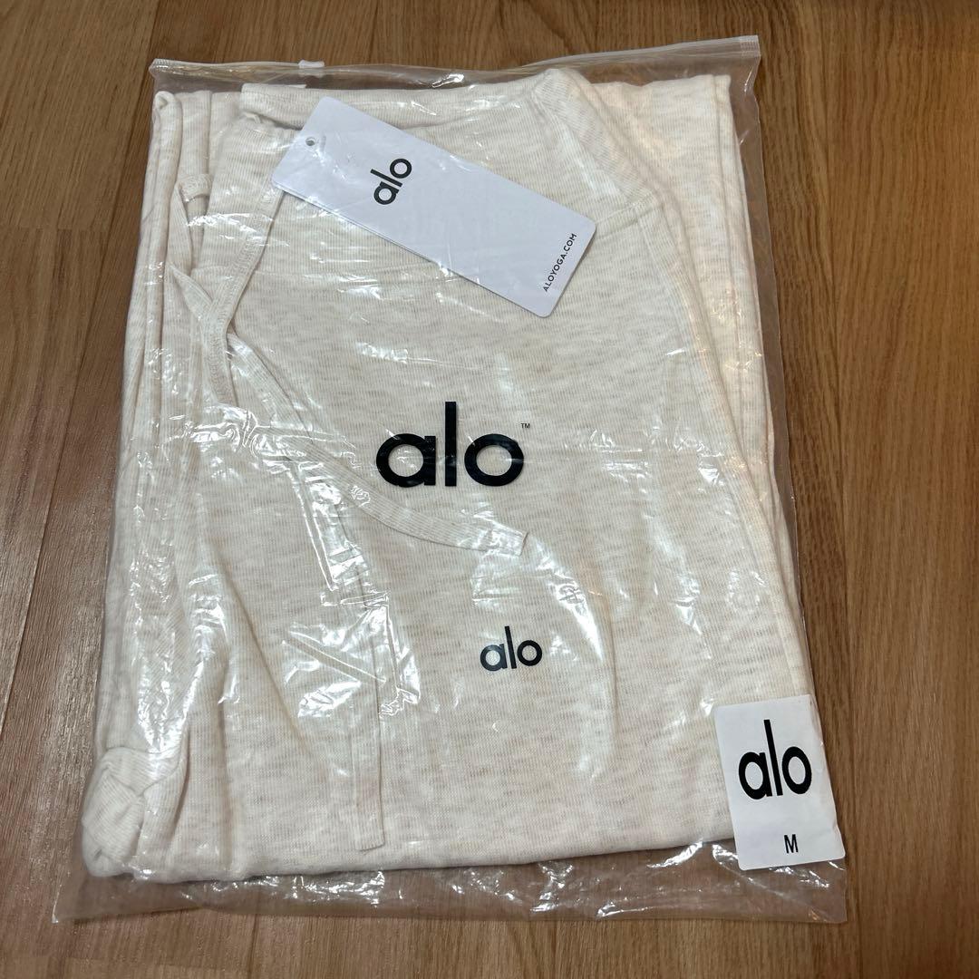 新品!Alo Yoga パンツ アイボリー　M