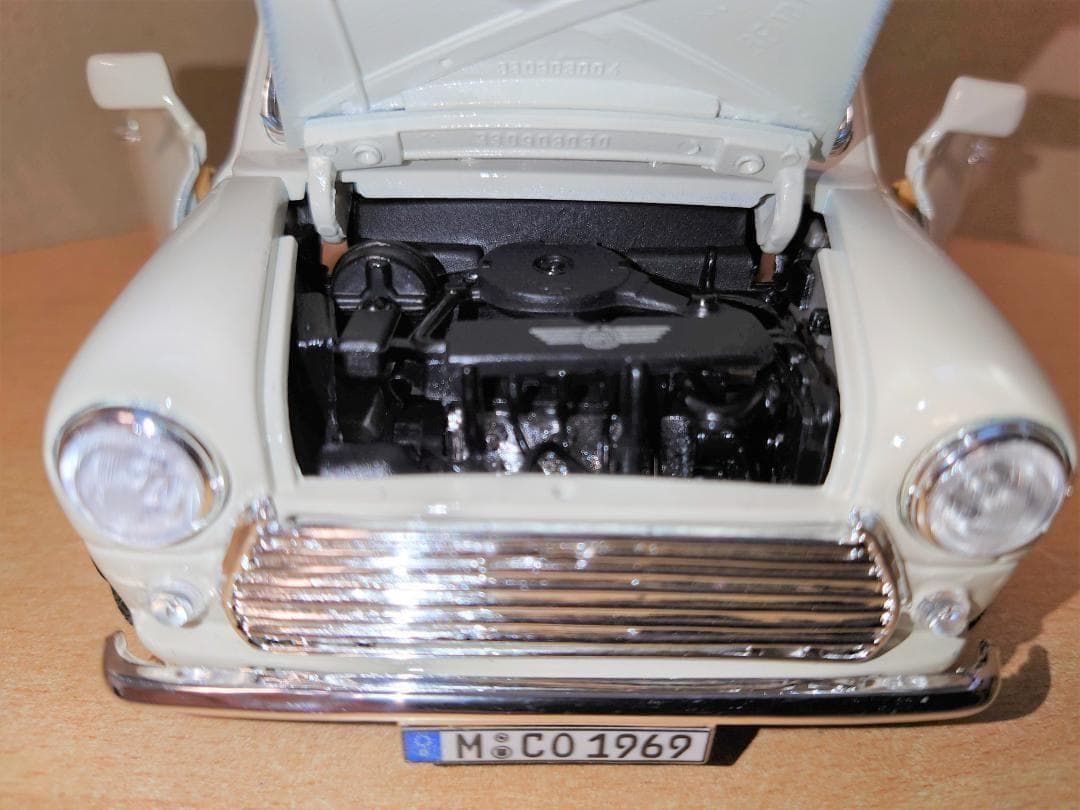 1/18 ミニクーパー Mini Cooper 1969 ダイキャスト製ブラーゴ
