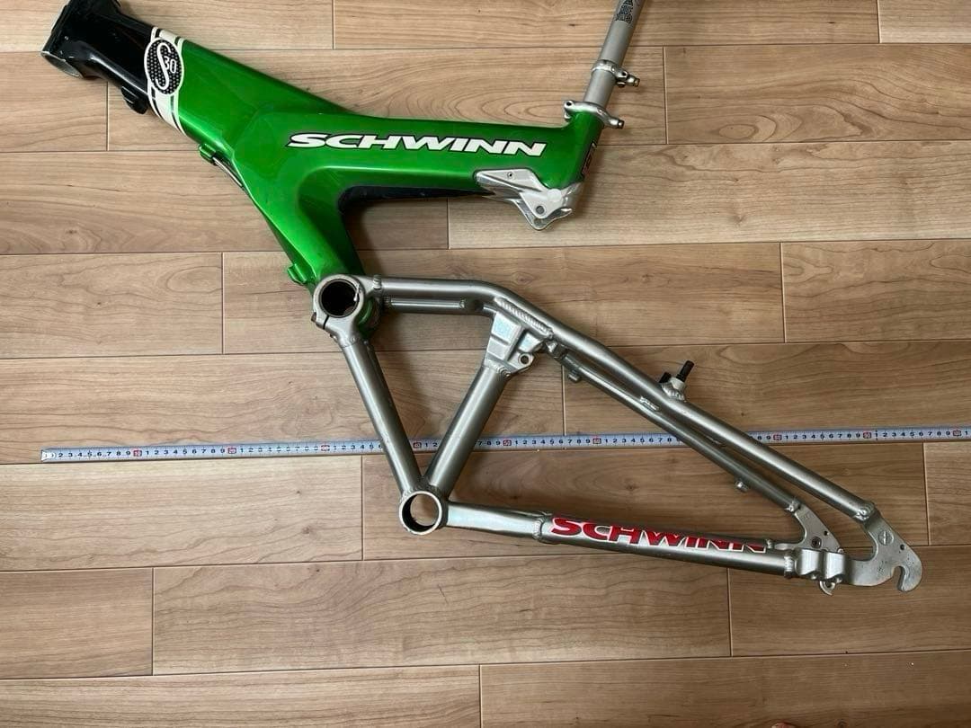 SCHWINNシュインs30 マウンテンバイク　カーボンフレーム　17インチ