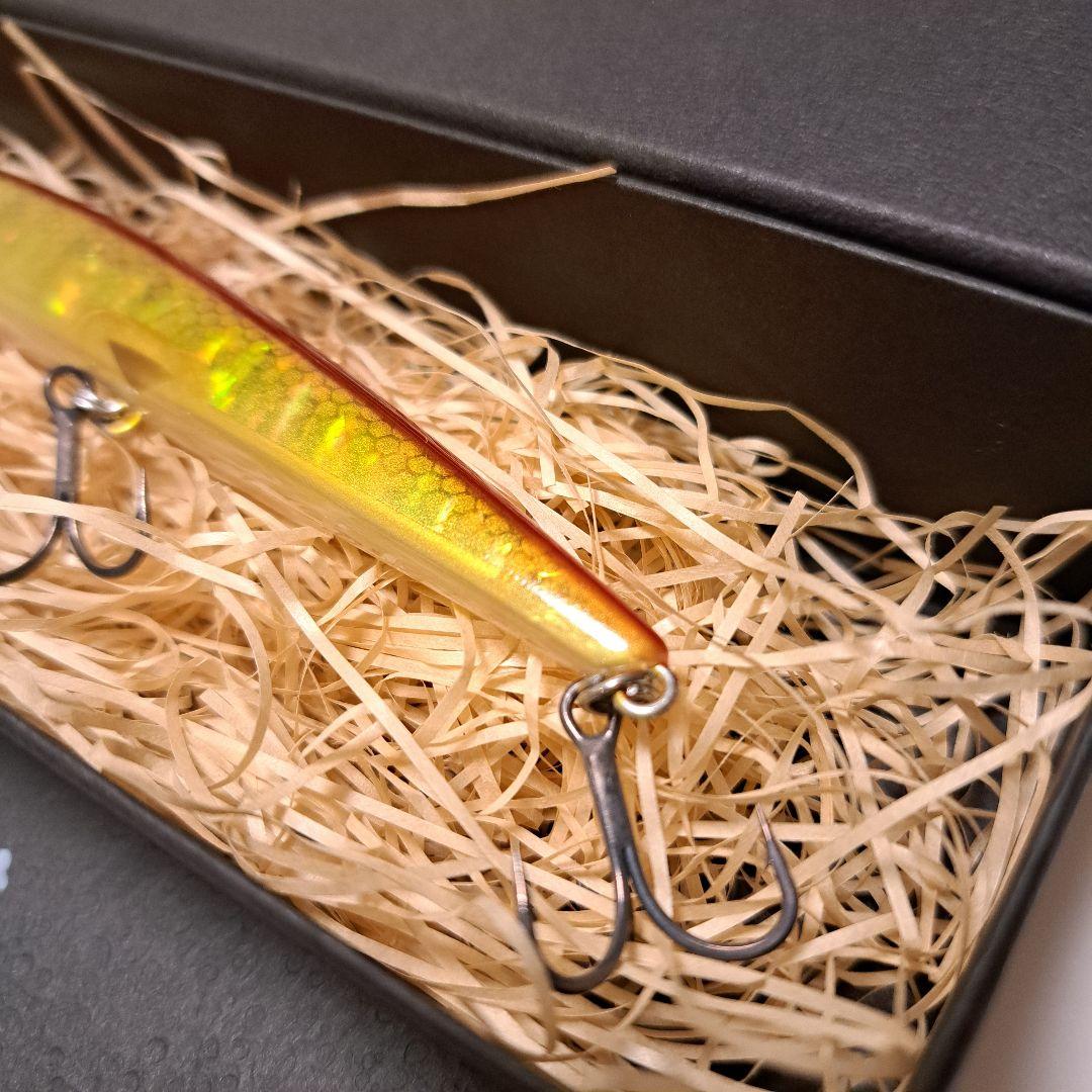 鬼鱒　★新品未使用★　DUO デュオ　140F　桐龍　ルアー　サクラマス