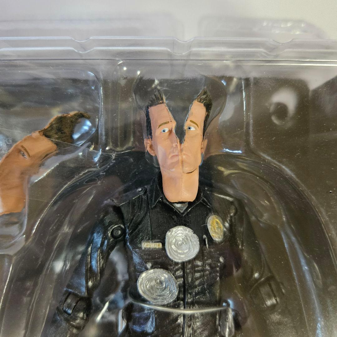 NECA　ネカ　ターミネーター2　T-1000　フィギュア　新品　未開封