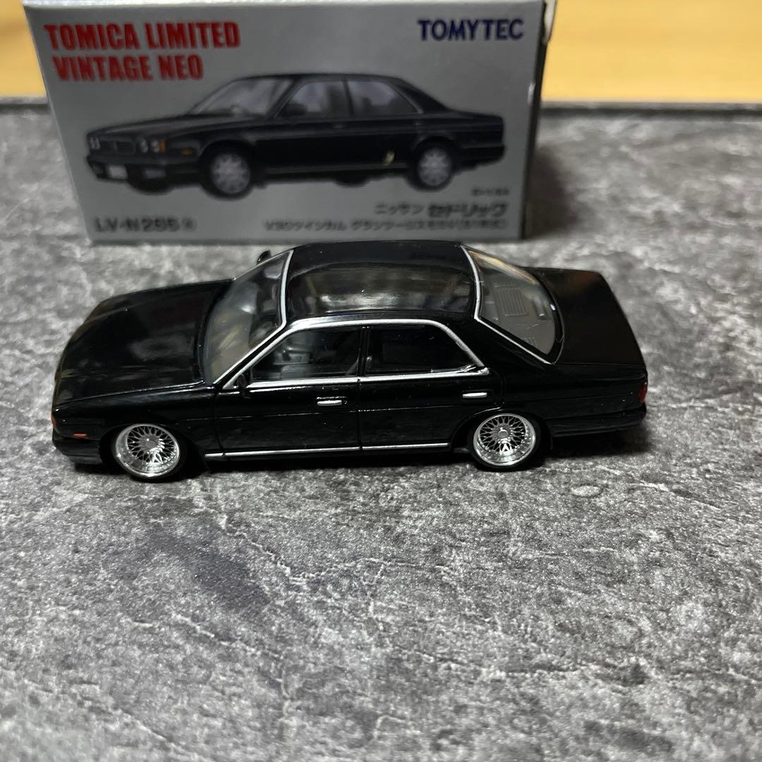 セドリック　Y33 ミニカー